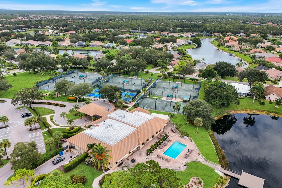 10951 Fieldfair Dr, Naples, FL 34119