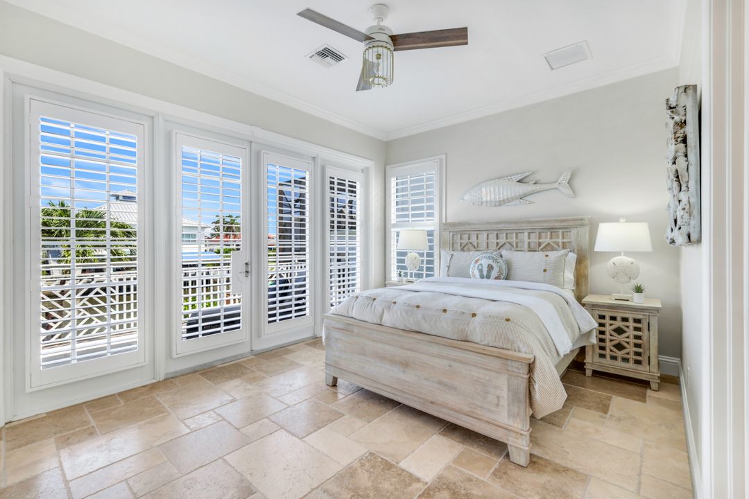 273 Egret Ave, Naples, FL 34108