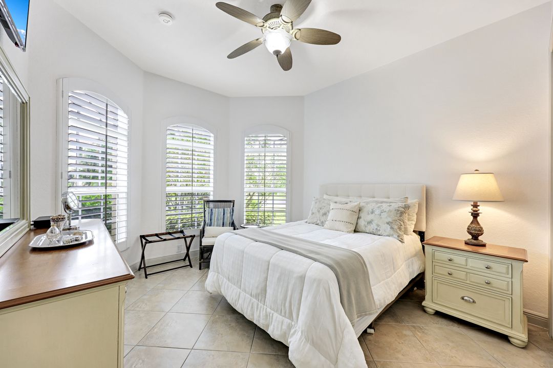 7655 Martino Cir, Naples, FL 34112