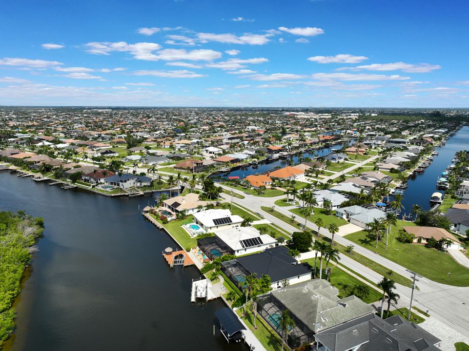 3724 Surfside Blvd, Cape Coral, FL 33914