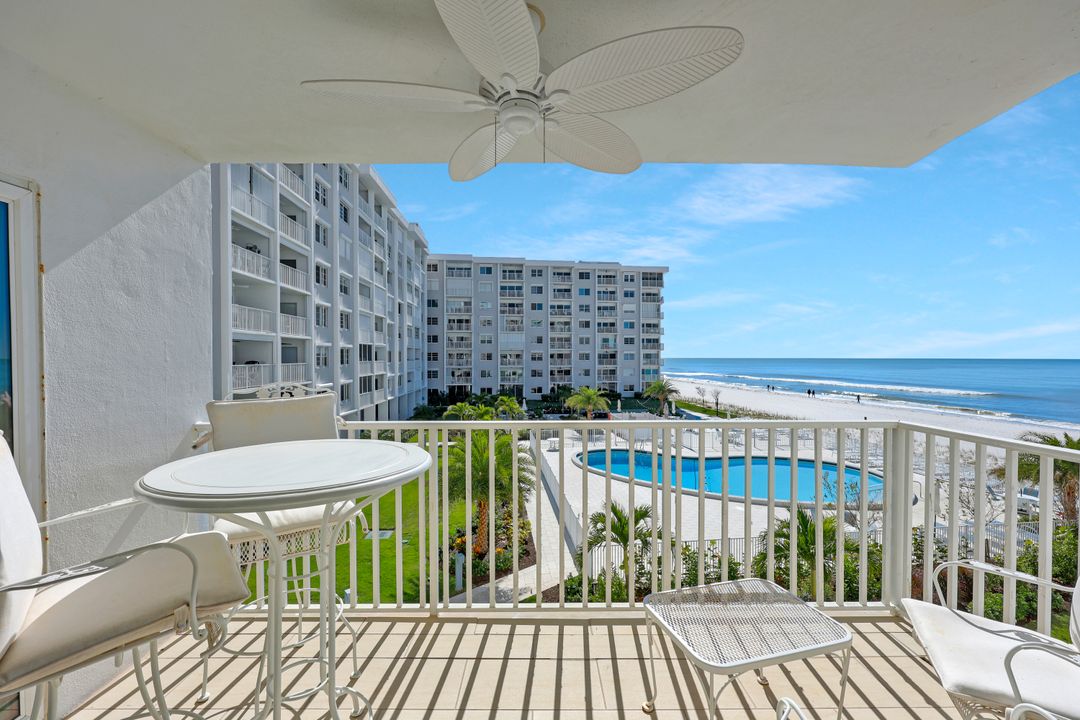 3443 Gulf Shore Blvd N #3044, Naples, FL 34103