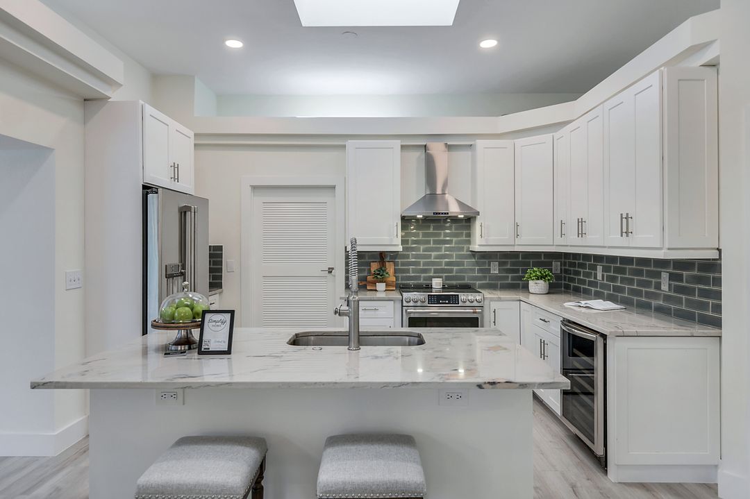 2861 Santa Barbara Blvd, Naples, FL 34116