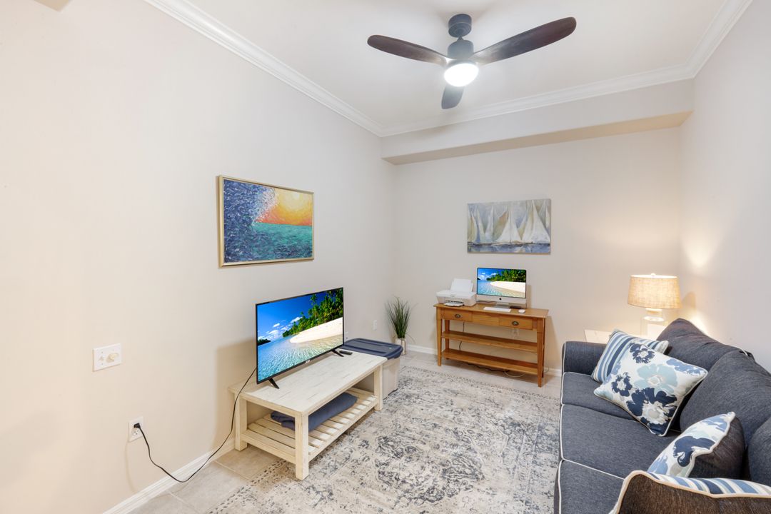 8267 Parkstone Pl #302, Naples, FL 34120