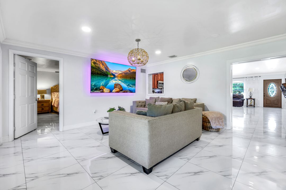 3421 24th Ave NE, Naples, FL 34120