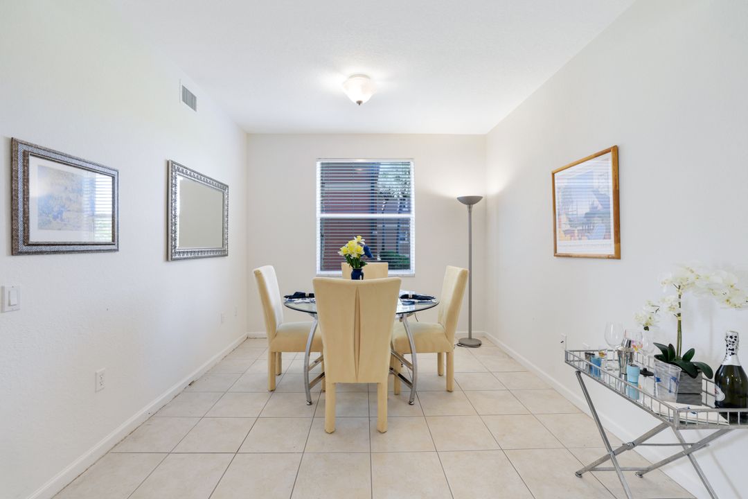 10049 Heather Ln #101, Naples, FL 34119