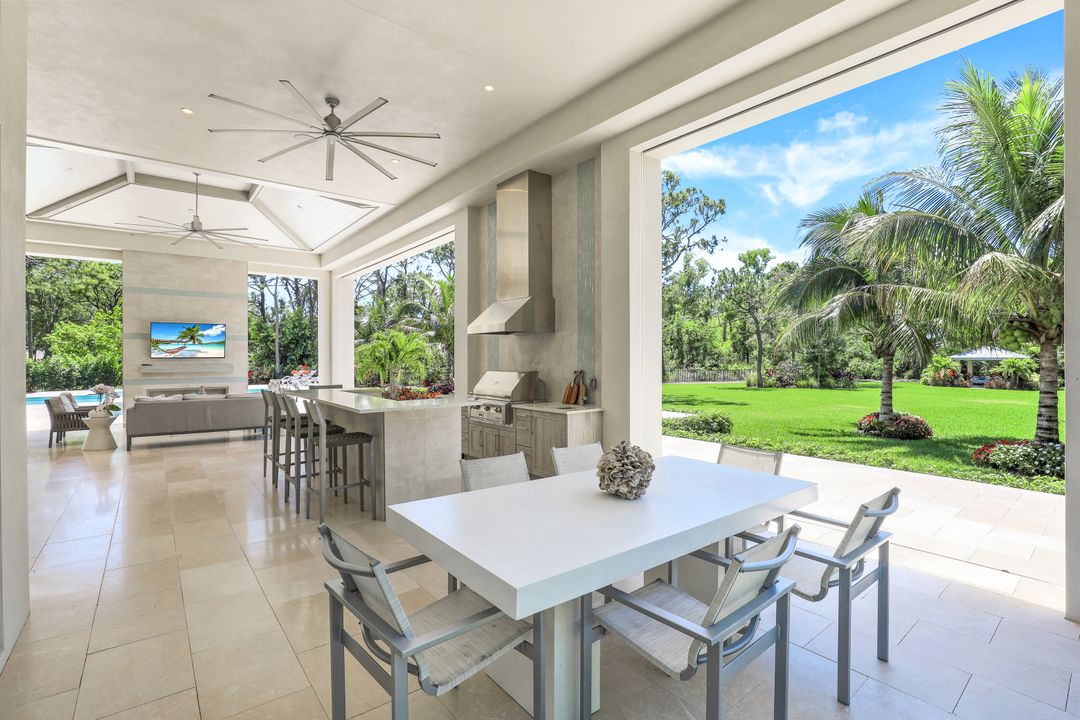 125 Caribbean Rd, Naples, FL 34108