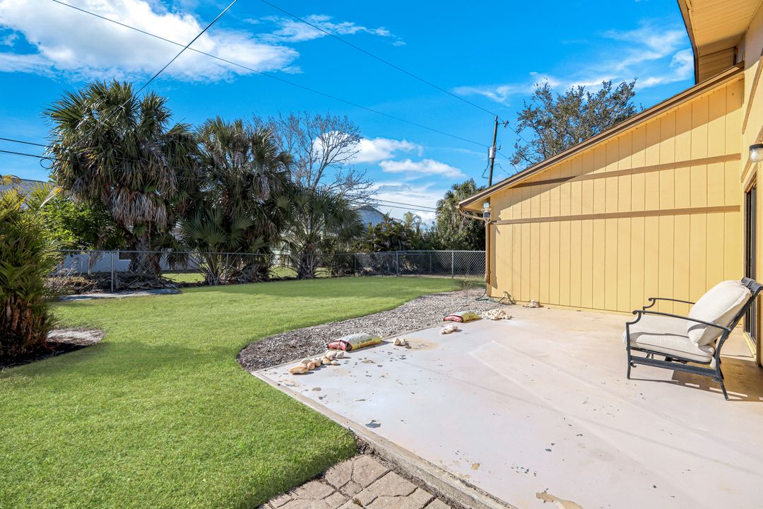 1410 SE 8th Ave, Cape Coral, FL 33990