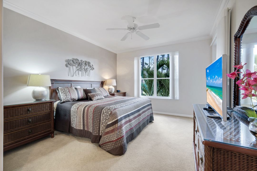 8253 Parkstone Pl #206, Naples, FL 34120