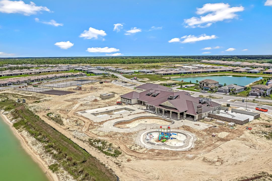 13911 Hunter Oak Dr, Fort Myers, FL 33913