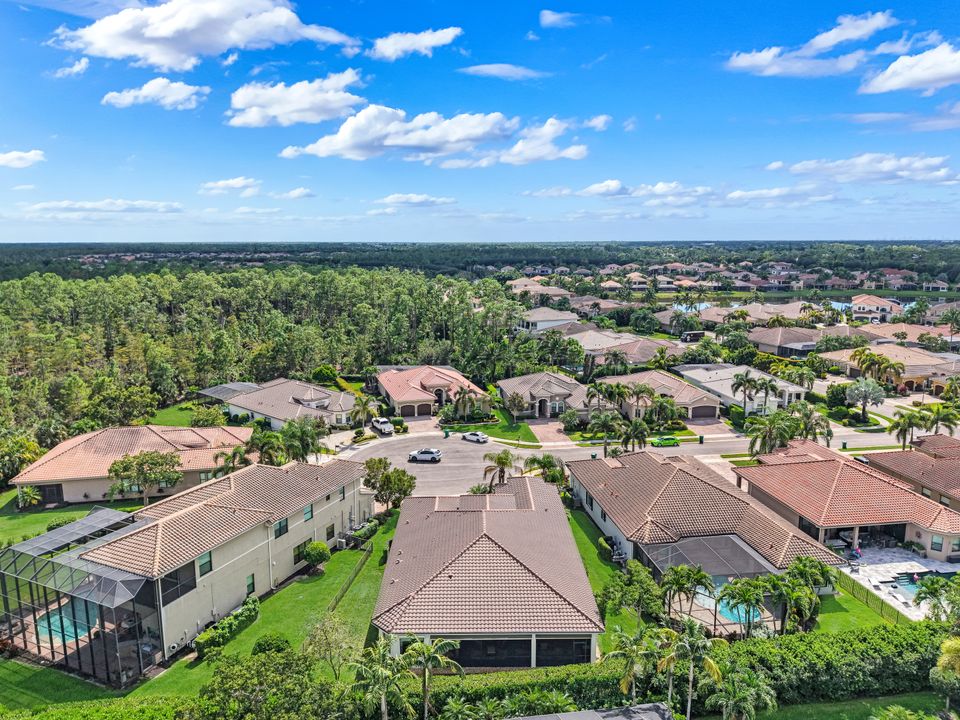 3927 Torrens Ct, Naples, FL 34119