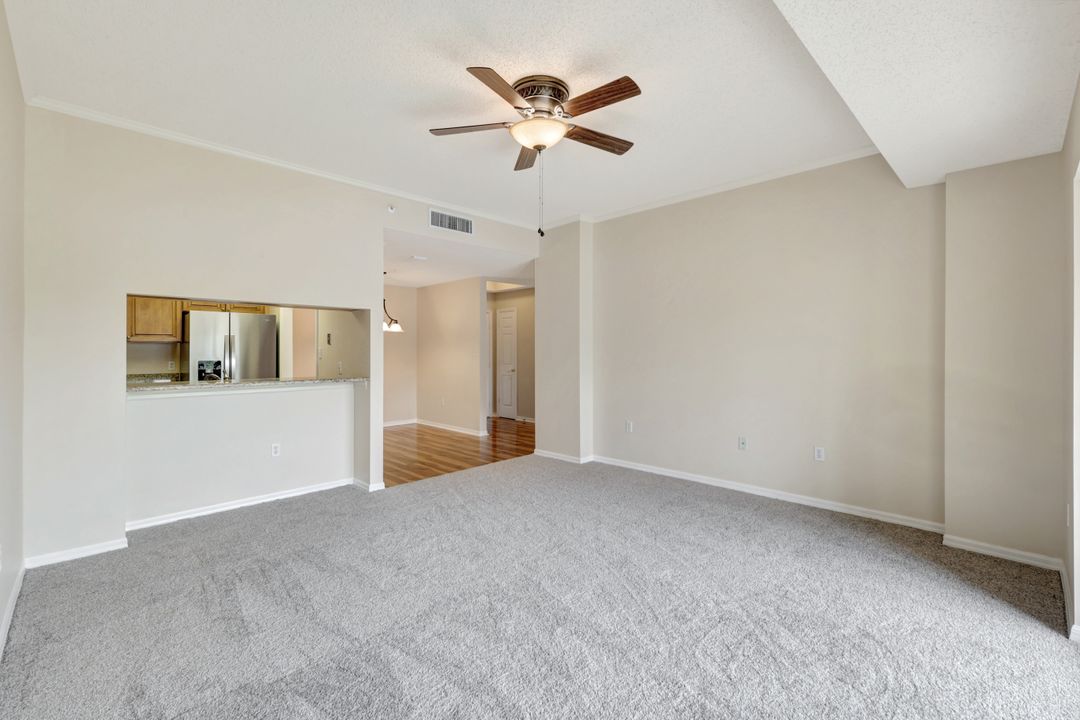 900 Arbor Lake Dr #207, Naples, FL 34110