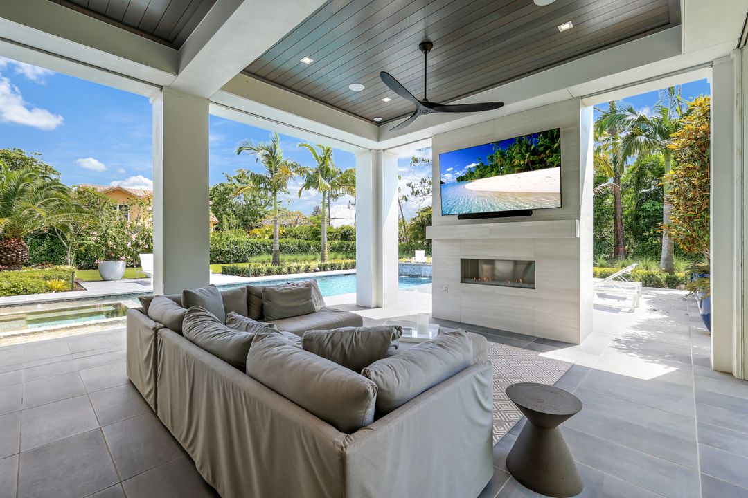 493 Carica Rd, Naples, FL 34108