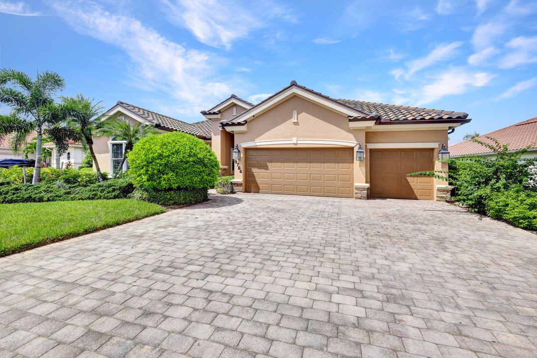 9784 Nickel Ridge Cir, Naples, FL 34120