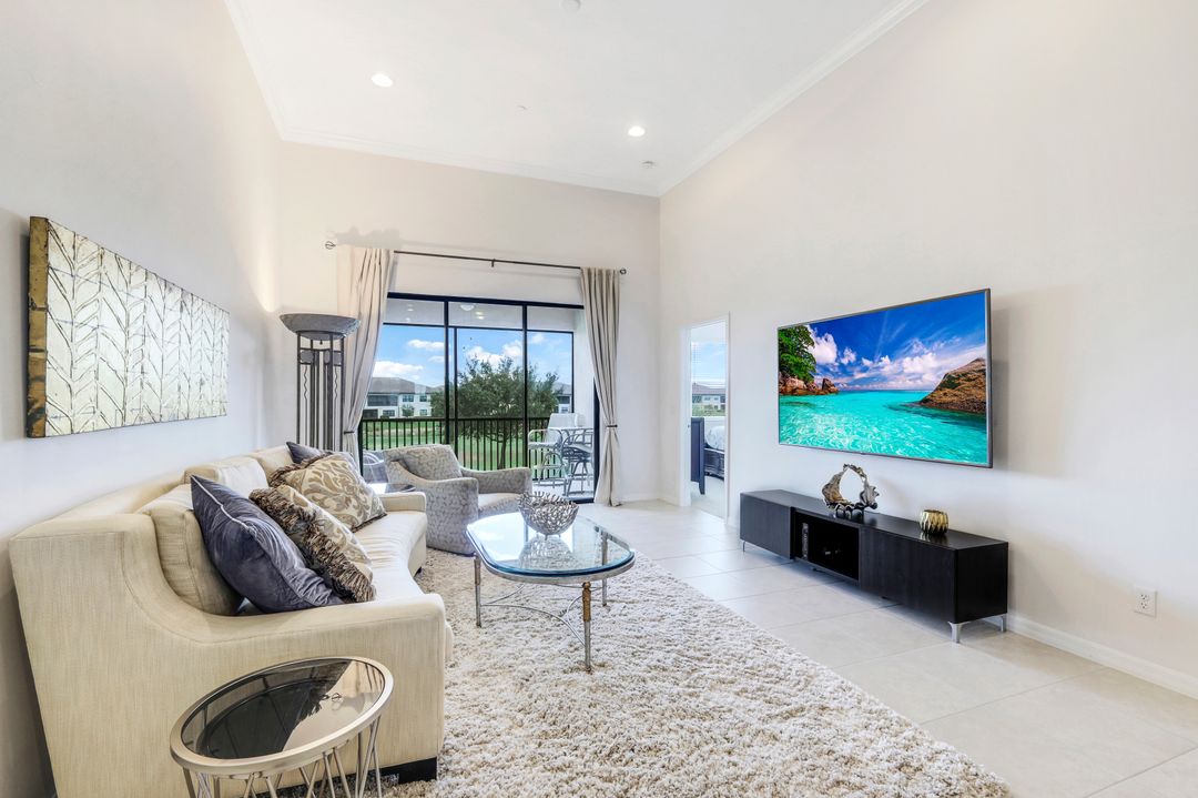 9386 Pocida Ct #202, Naples, FL 34119