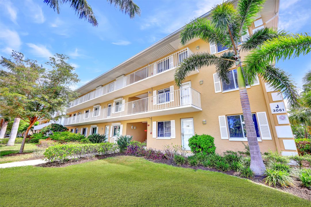 3061 Sandpiper Bay Cir #J206, Naples, FL 34112