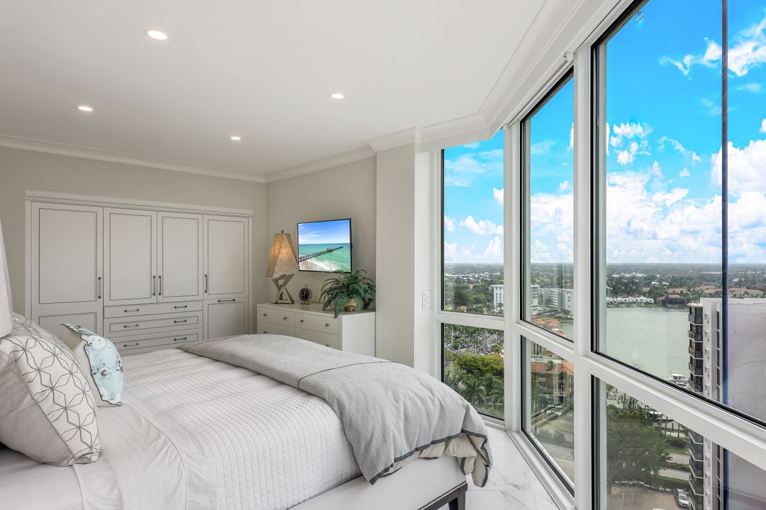 4041 Gulf Shore Blvd N #PH-6, Naples, FL 34103