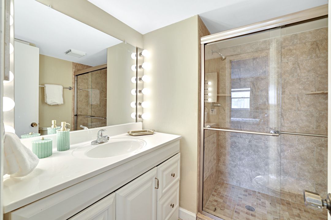 170 Turtle Lake Ct  #109, Naples, FL 34105