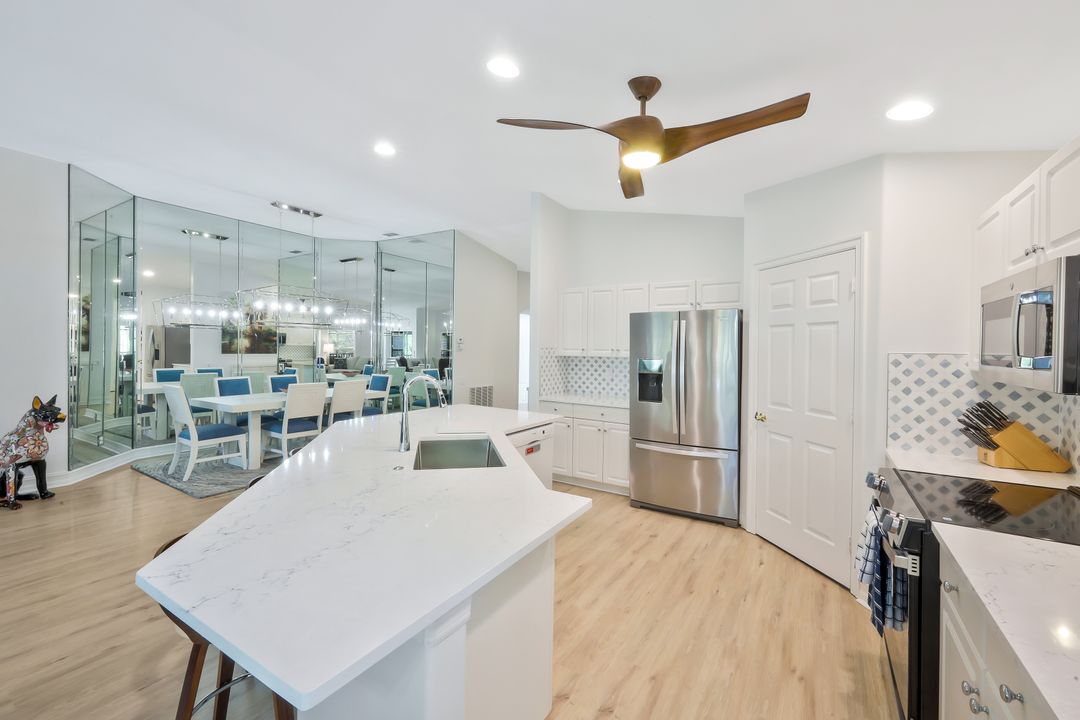 905 Carrick Bend Cir #201, Naples, FL 34110