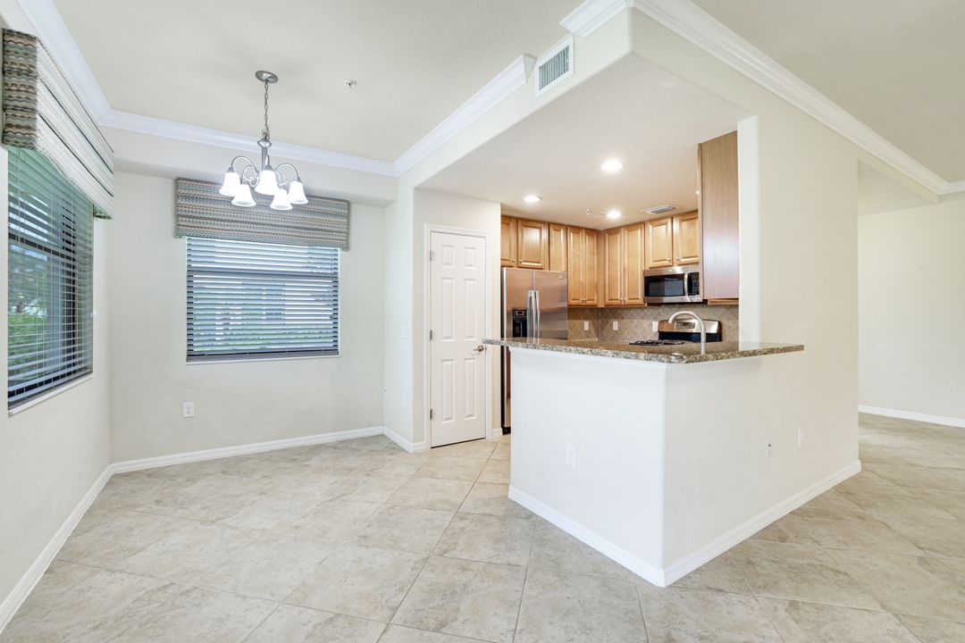 3165 Aviamar Cir #102, Naples, FL 34114