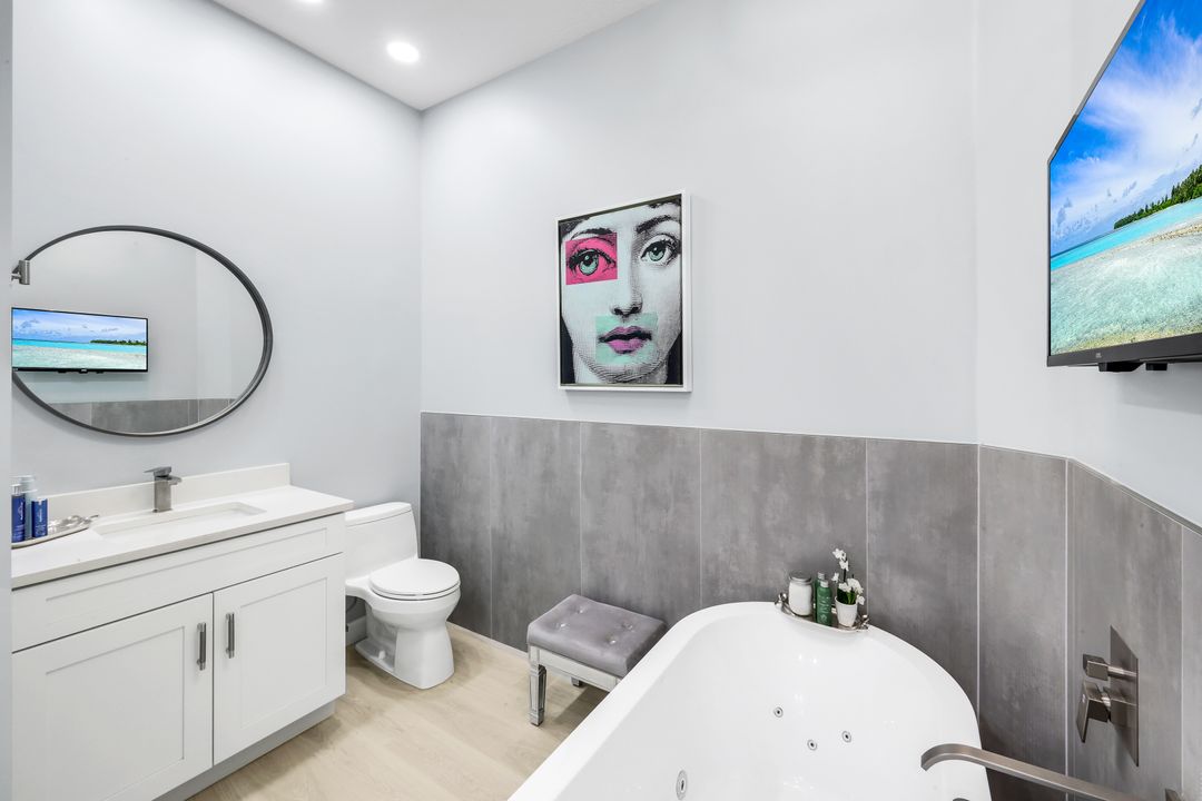 4453 Novato Ct, Naples, FL 34109