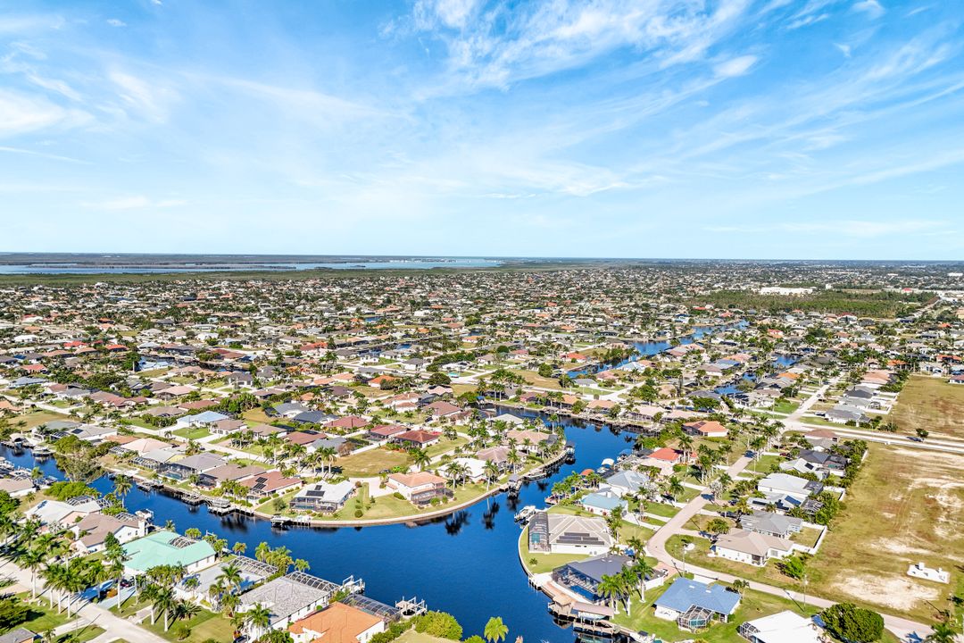 4315 SW 22nd Ct, Cape Coral, FL 33914