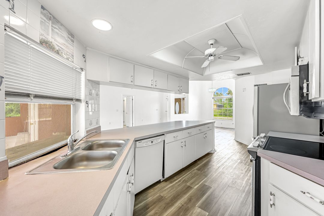 811 Jefferson Ave, Lehigh Acres, FL 33936