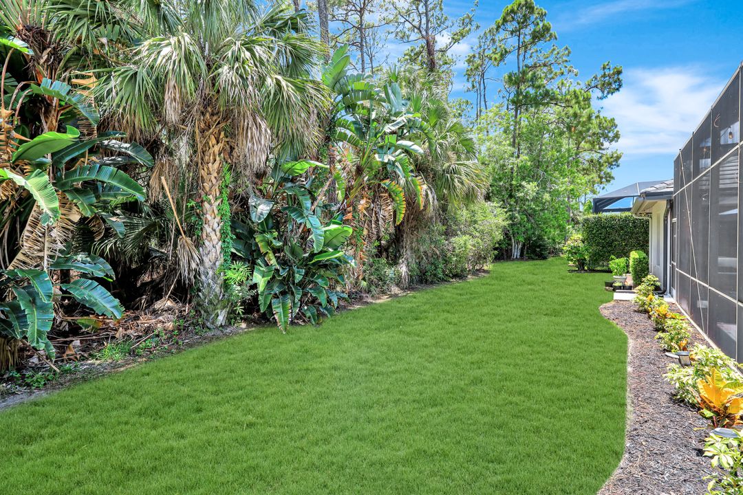 9833 Clear Lake Cir, Naples, FL 34109