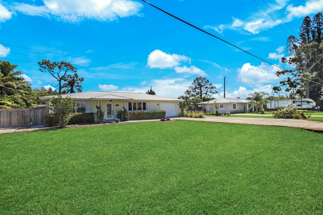 20621 Pine Tree Ln, Estero, FL 33928