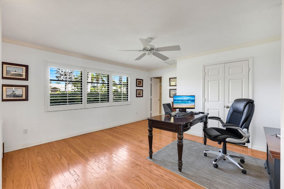 1924 Empress Ct, Naples, FL 34110