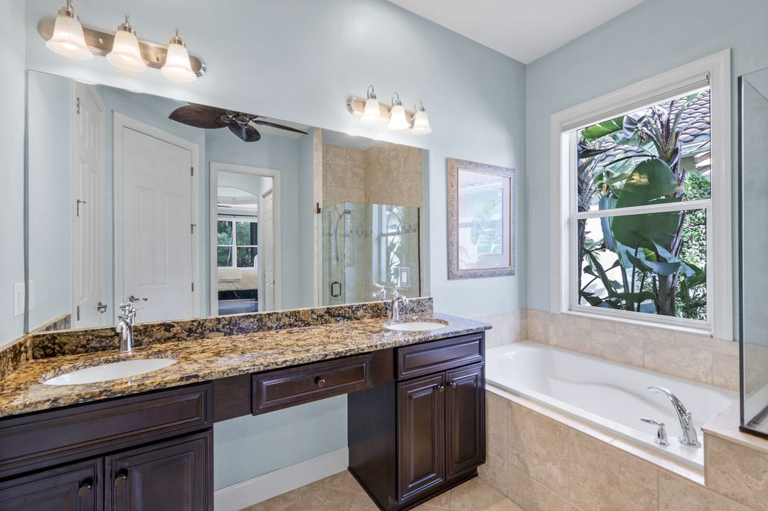 9090 Limestone Ln, Naples, FL 34120