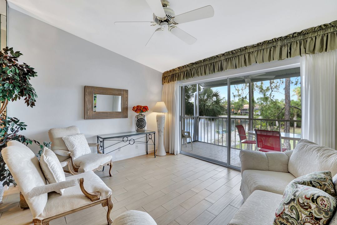 2420 Hidden Lake Dr #8, Naples, FL 34112