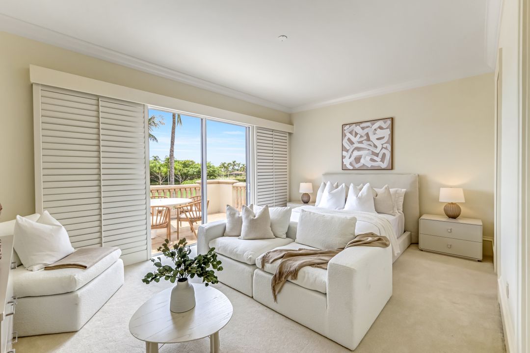 2861 Capistrano Way, Naples, FL 34105