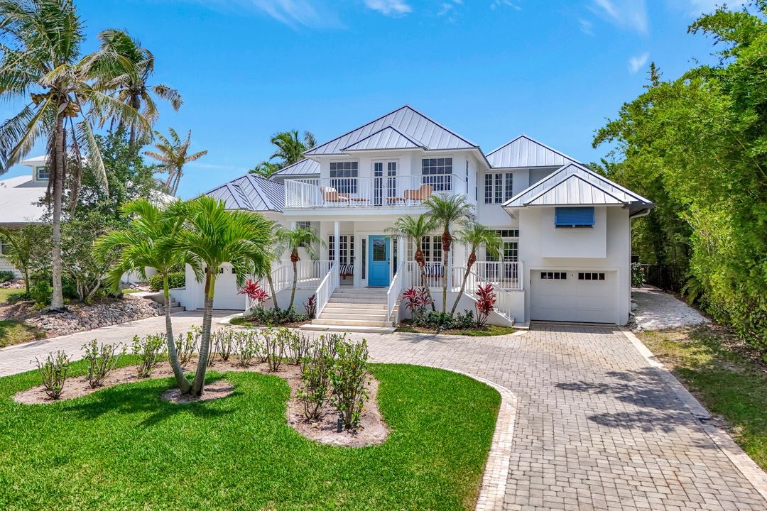 1500 Pelican Ave, Naples, FL 34102