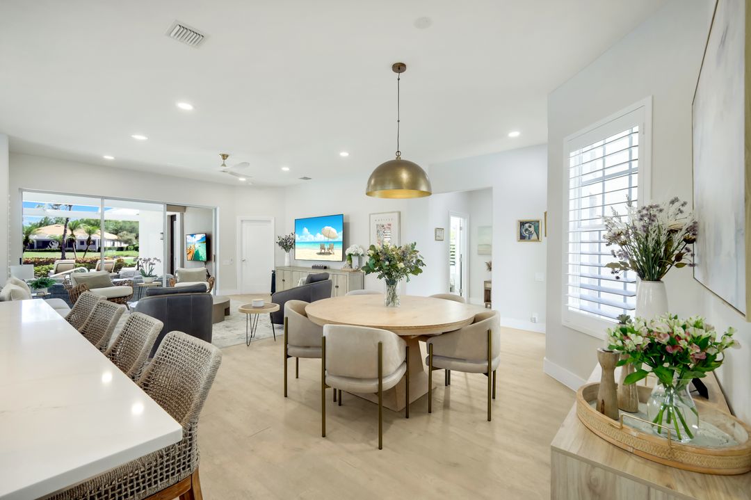 8586 Gleneagle Way, Naples, FL 34120
