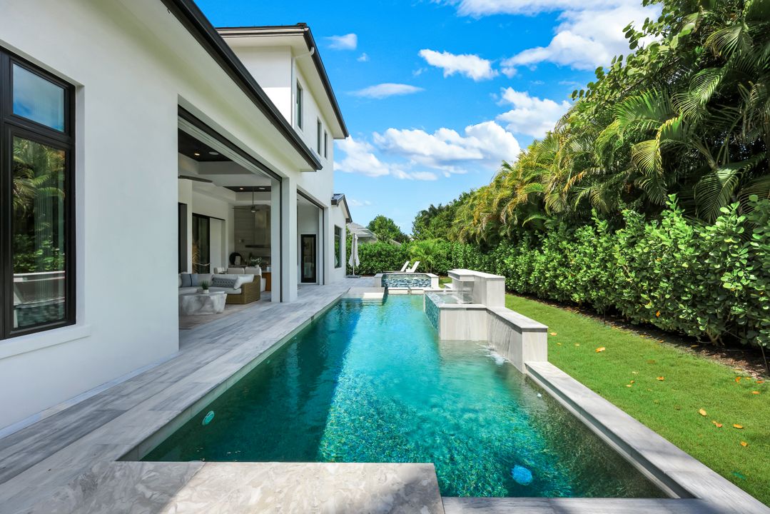 767 Park Shore Dr, Naples, FL 34103