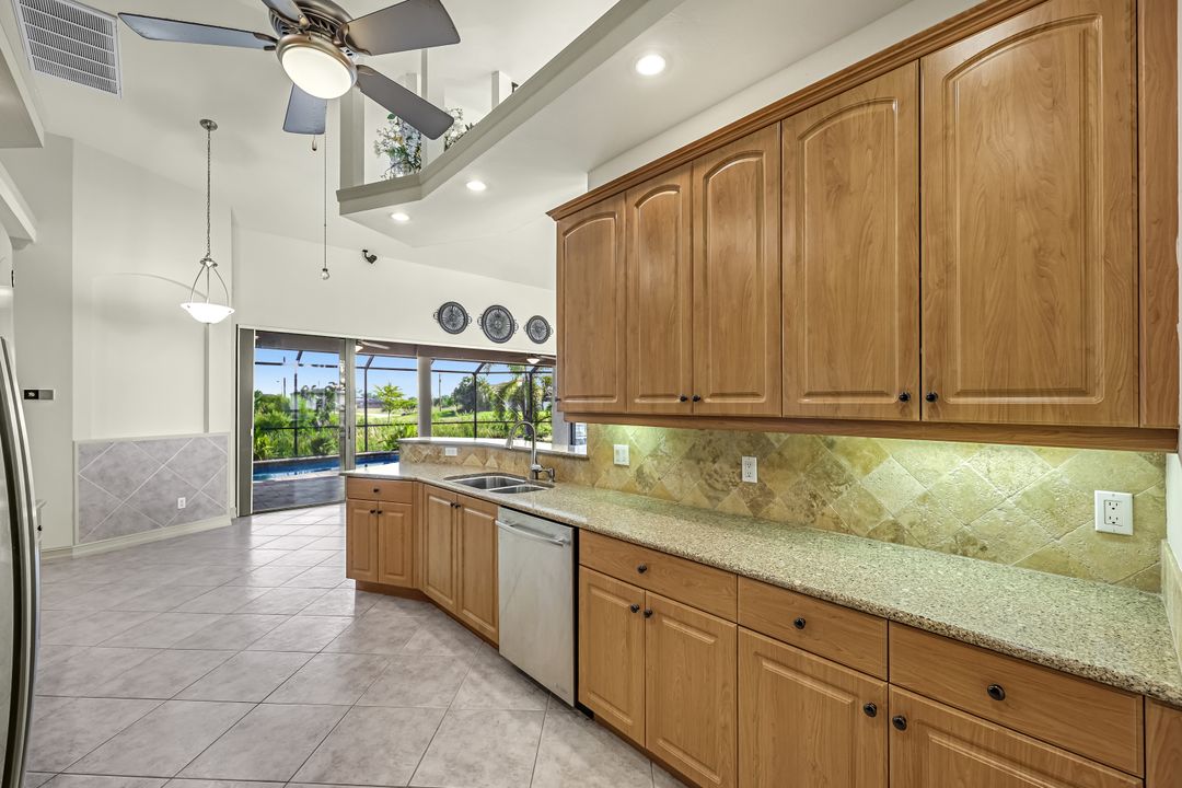 907 NW 18th St, Cape Coral, FL 33993
