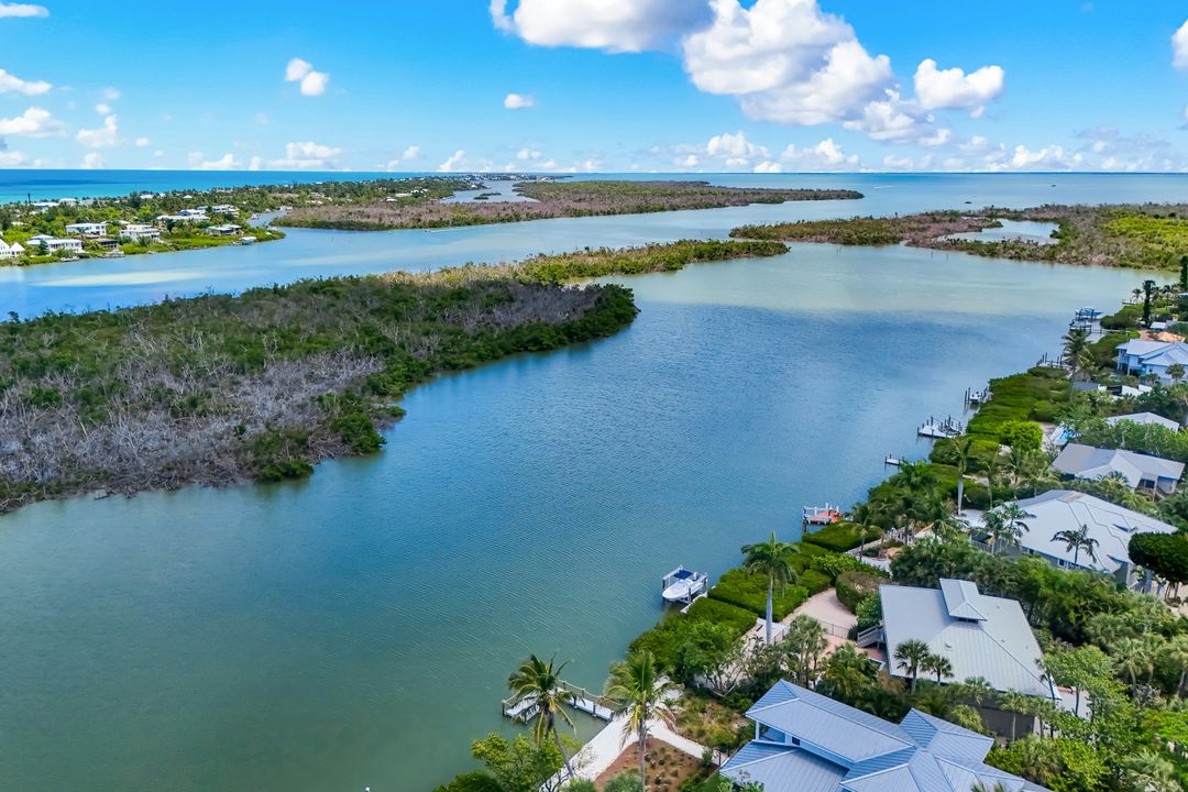 6126 Castaways Ln, Sanibel, FL 33957