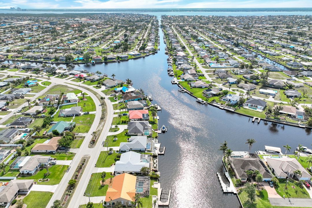 1004 Archer Pkwy E, Cape Coral, FL 33904