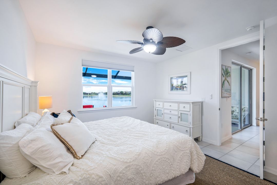 14814 Edgewater Cir, Naples, FL 34114