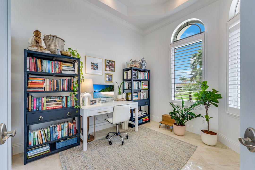 1148 Lamplighter Ct, Marco Island, FL 34145