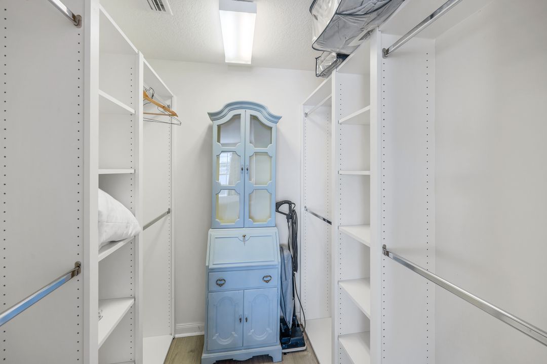 4251 Redonda Ln, Naples, FL 34119