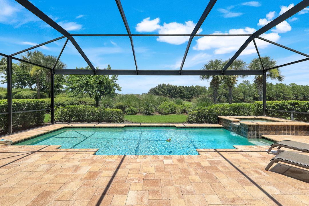 9263 Fieldstone Ln, Naples, FL 34120