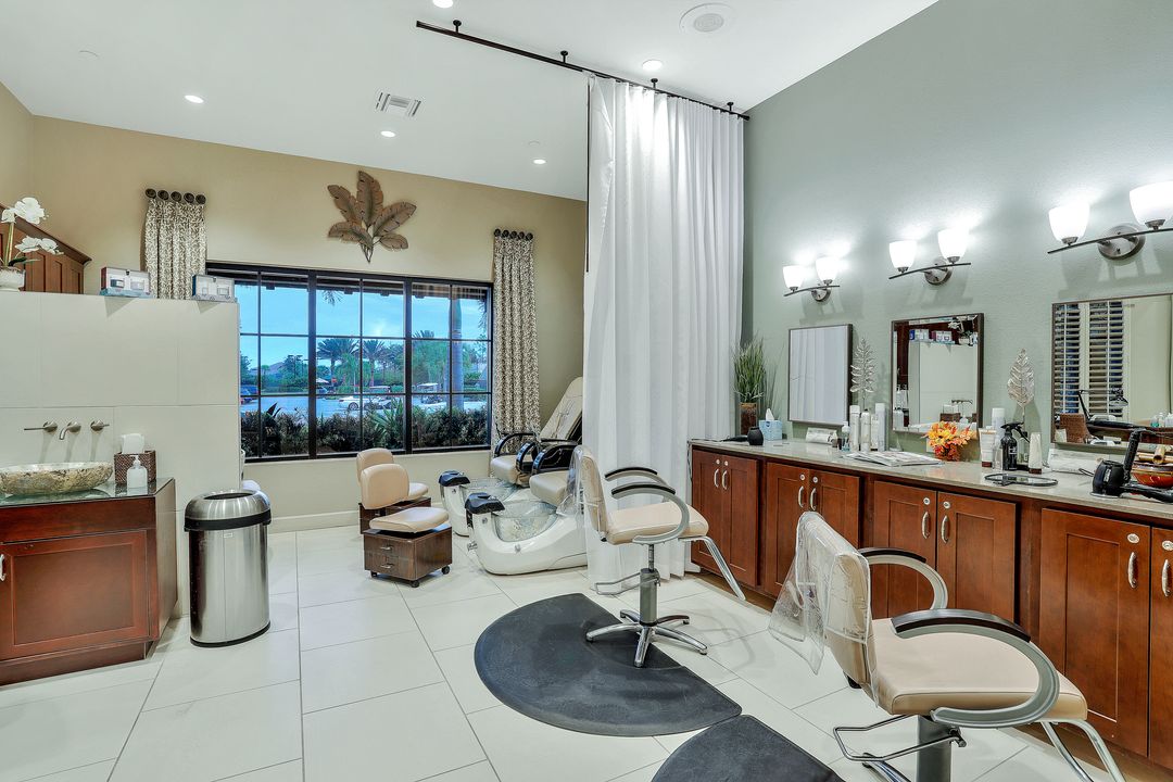 9010 Arrezo Ct, Naples, FL 34119