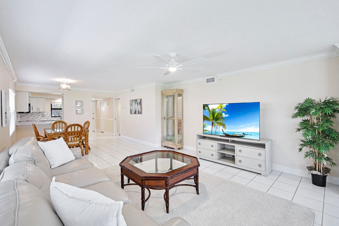 1100 9th St S #B103, Naples, FL 34102