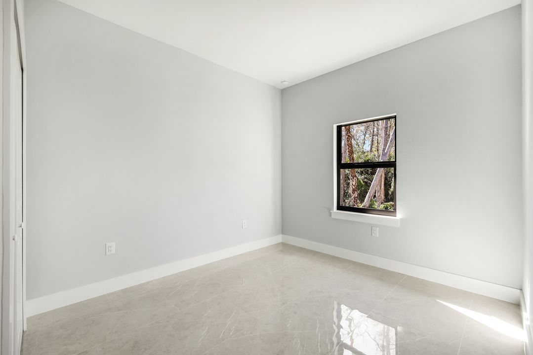 2677 62nd Avenue NE, Naples, FL 34120