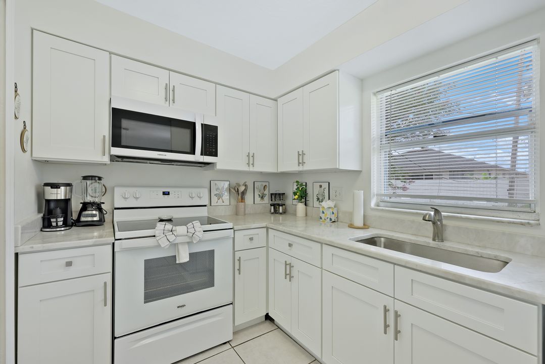 525 SE Van Loon Terrace, Cape Coral, FL 33990