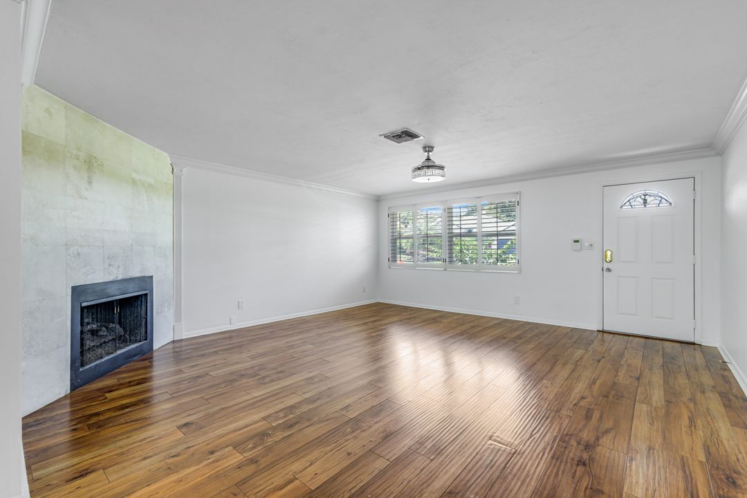 1015 Royal Palm Dr, Naples, FL 34103