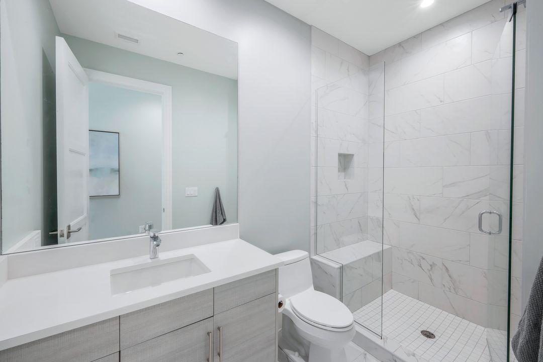875 6th Ave S #303, Naples, FL 34102