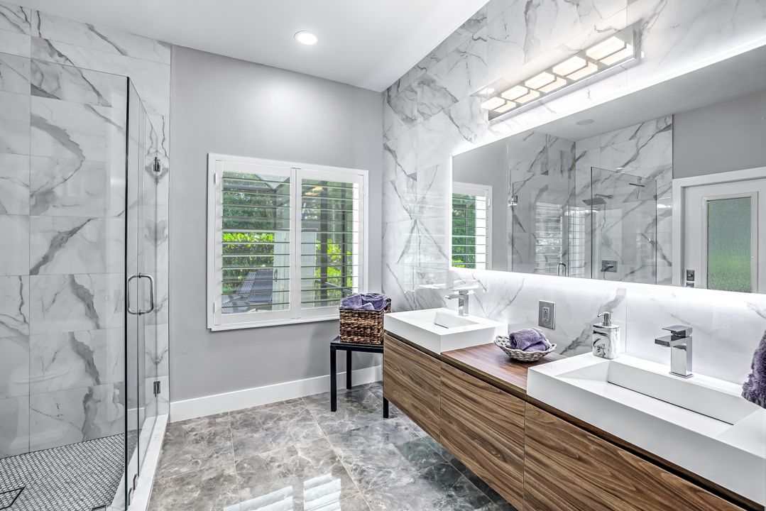 8844 Ventura Way, Naples, FL 34109