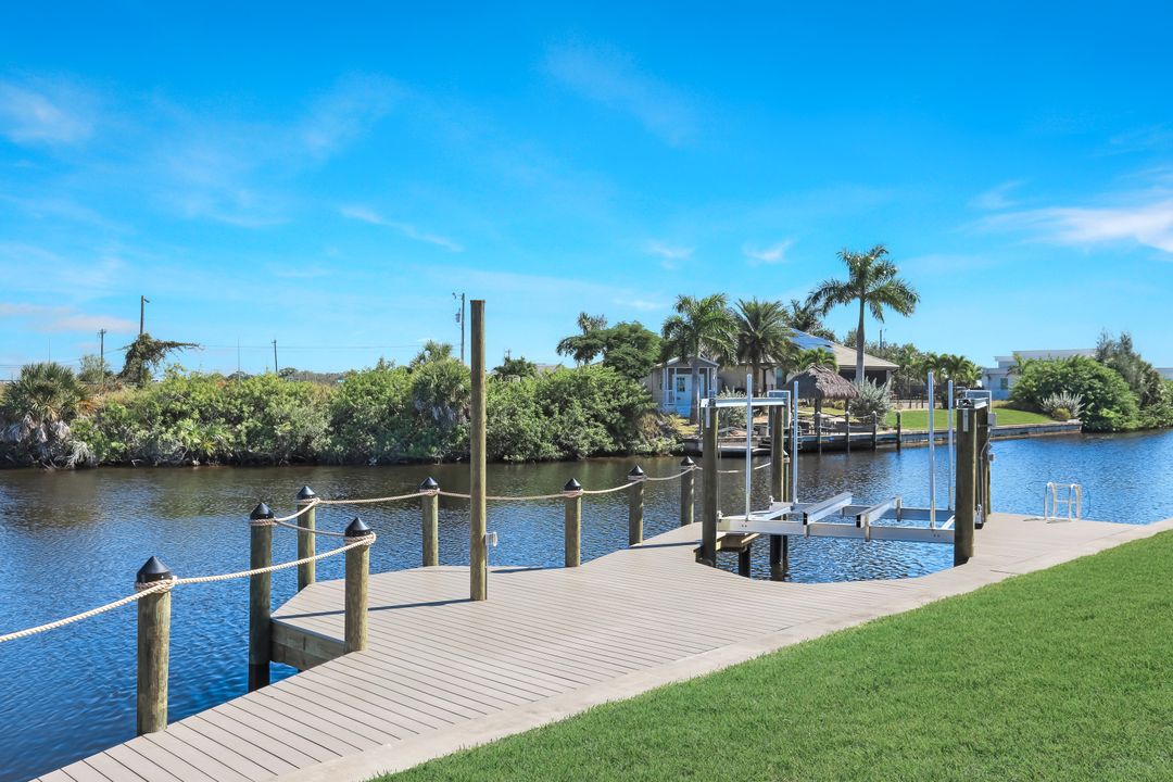 1909 NW 32nd Ct, Cape Coral, FL 33993